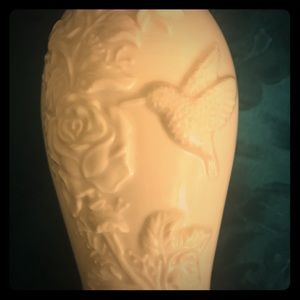 Lenox Hummingbird Vase with 24 kt Gold Trim